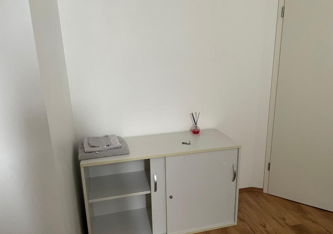 Homestay Le Wolf - 1 Privee Dans Un - 5mn Tram Du Centre - 15mn Tram Gare Tgv - Wifi - Parking